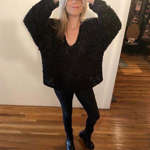 Free People Oversized Distressed Black crochet Sunday Shore Sweater Sz small - Picture 4 of 11